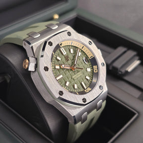 Audemars Piguet Royal Oak Offshore Diver 15720ST left side case