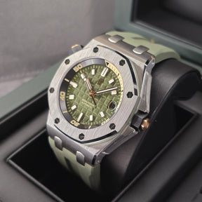 Audemars Piguet Royal Oak Offshore Diver 15720ST right side case