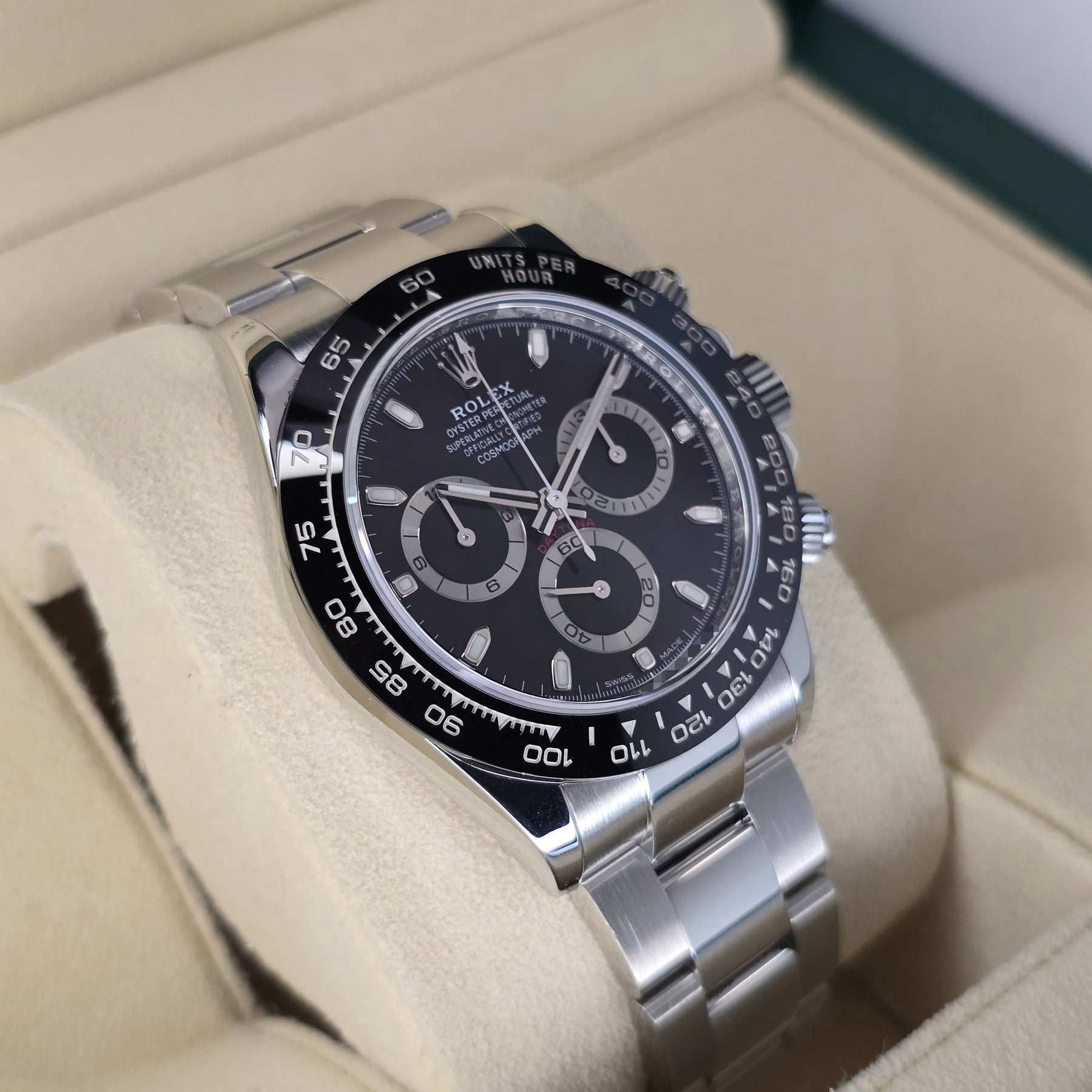 Rolex Cosmograph Daytona 116500LN left side case