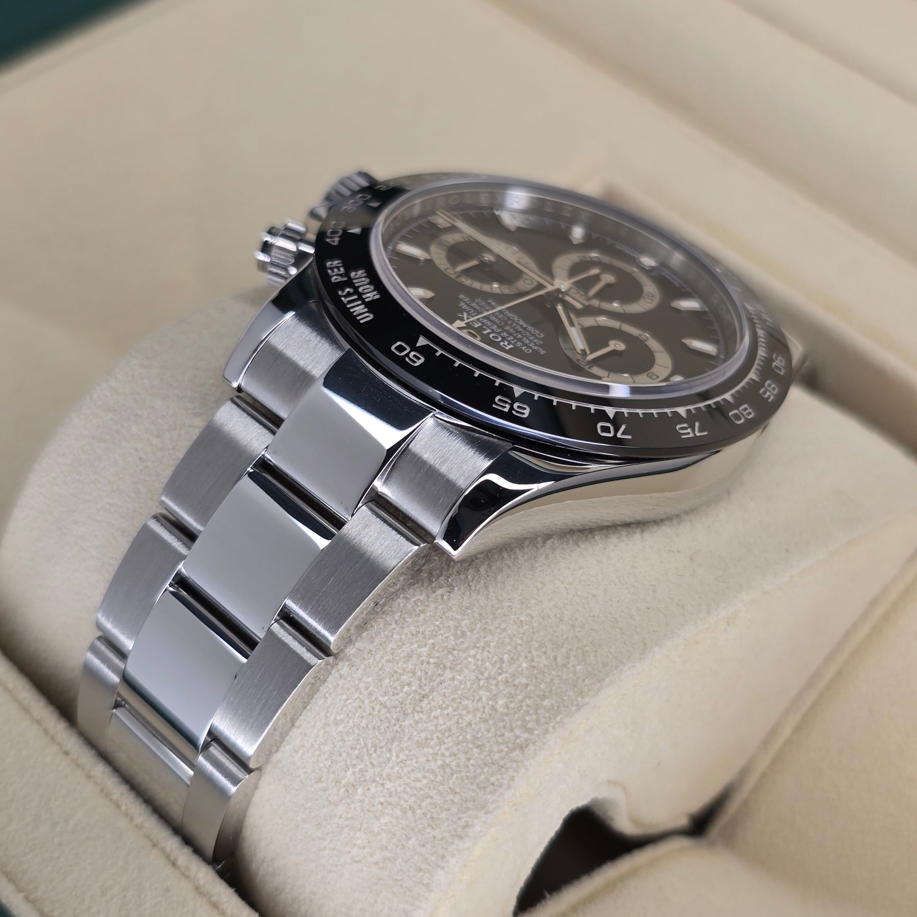 Rolex Cosmograph Daytona 116500LN lug, oyster bracelet