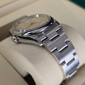 Rolex Oyster Perpetual Beige 126000 lug, oyster bracelet