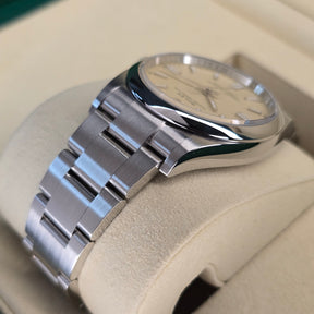 Rolex Oyster Perpetual Beige 126000 lug, oyster bracelet