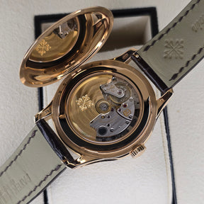 Patek Philippe Calatrava 5227R-001 movement
