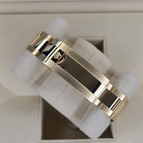 Rolex Submariner Date 18k Yellow Gold 126618LB Bluesy clasp