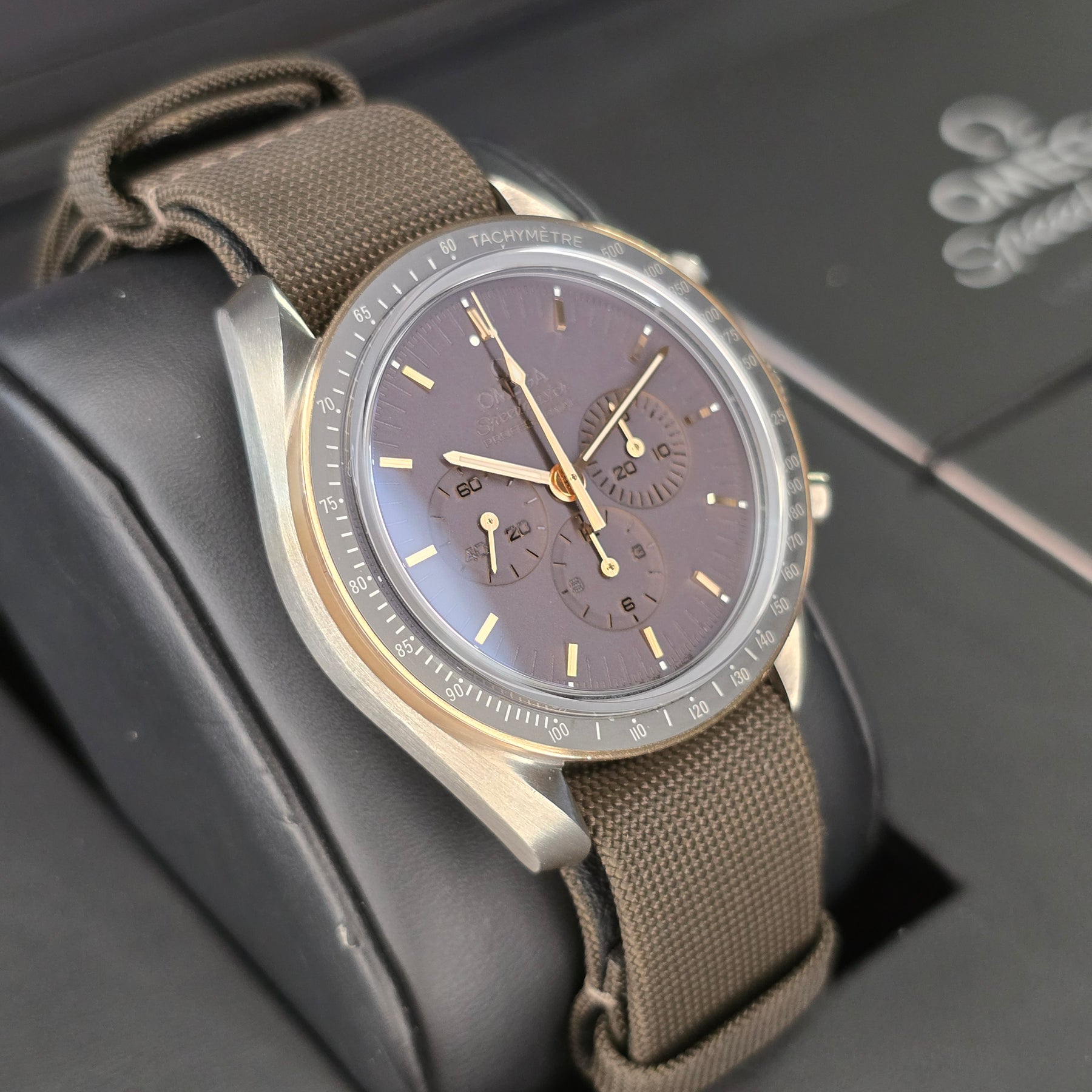 Omega Speedmaster Apollo 11 45th Anniversary 311.62.42.30.06.001  left side case view