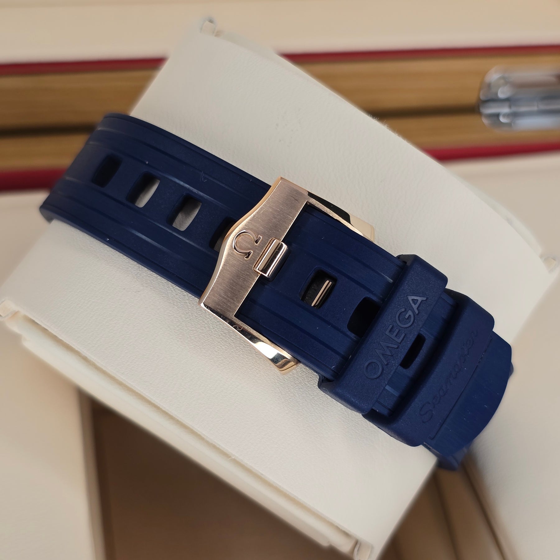 Omega Seamaster Diver 300m 210.62.42.20.03.001 clasp