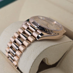 Rolex Day-Date Rose Gold Sundust 228235 lug president bracelet