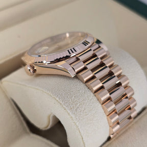 Rolex Day-Date Rose Gold Sundust 228235 lug president bracelet