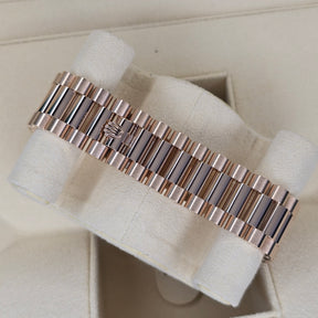 Rolex Day-Date Rose Gold Sundust 228235 clasp
