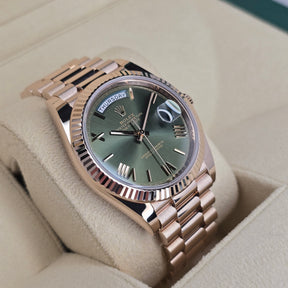 Rolex Day-Date Rose Gold Olive 228235  left side case
