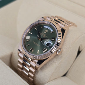 Rolex Day-Date Rose Gold Olive 228235  right side case