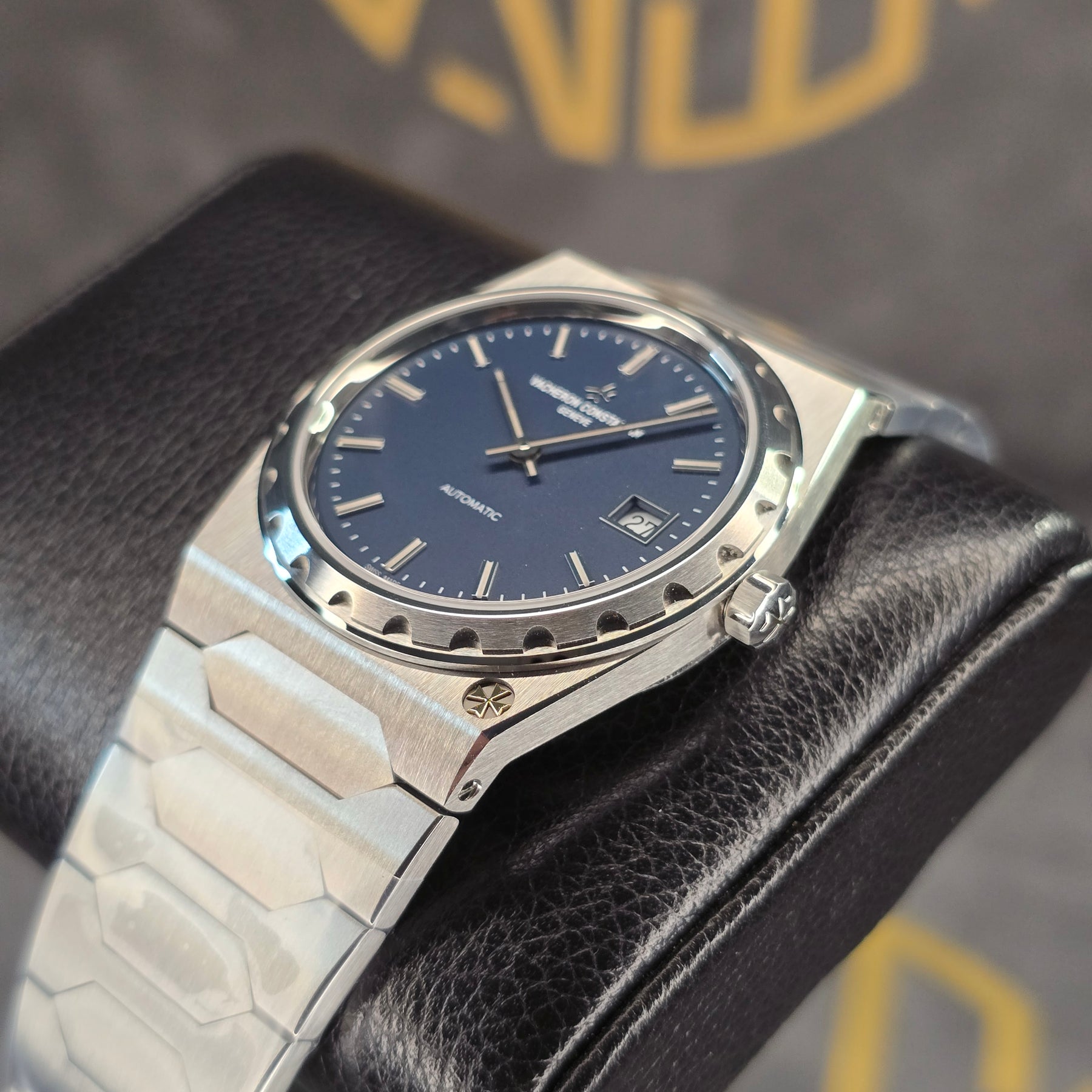 Vacheron Constantin Historiques 222 4200H/222A-B934 right side