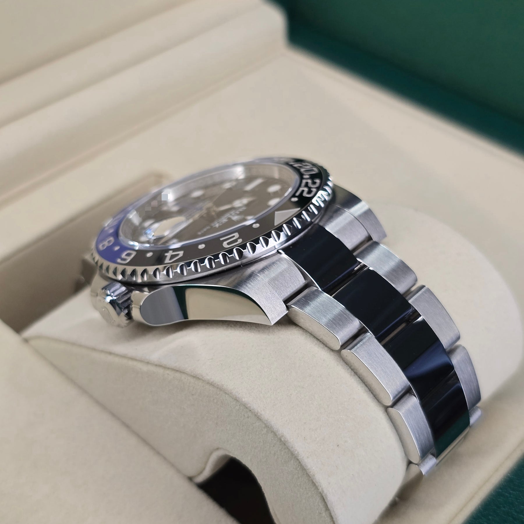 Rolex GMT-Master II 126710BLNR Batman lug, oyster bracelet