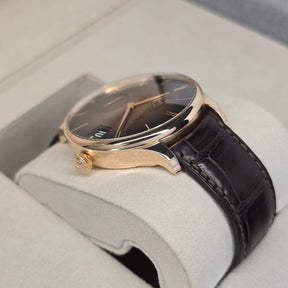 H. Moser & CIE Venturer Big Date  lug, strap