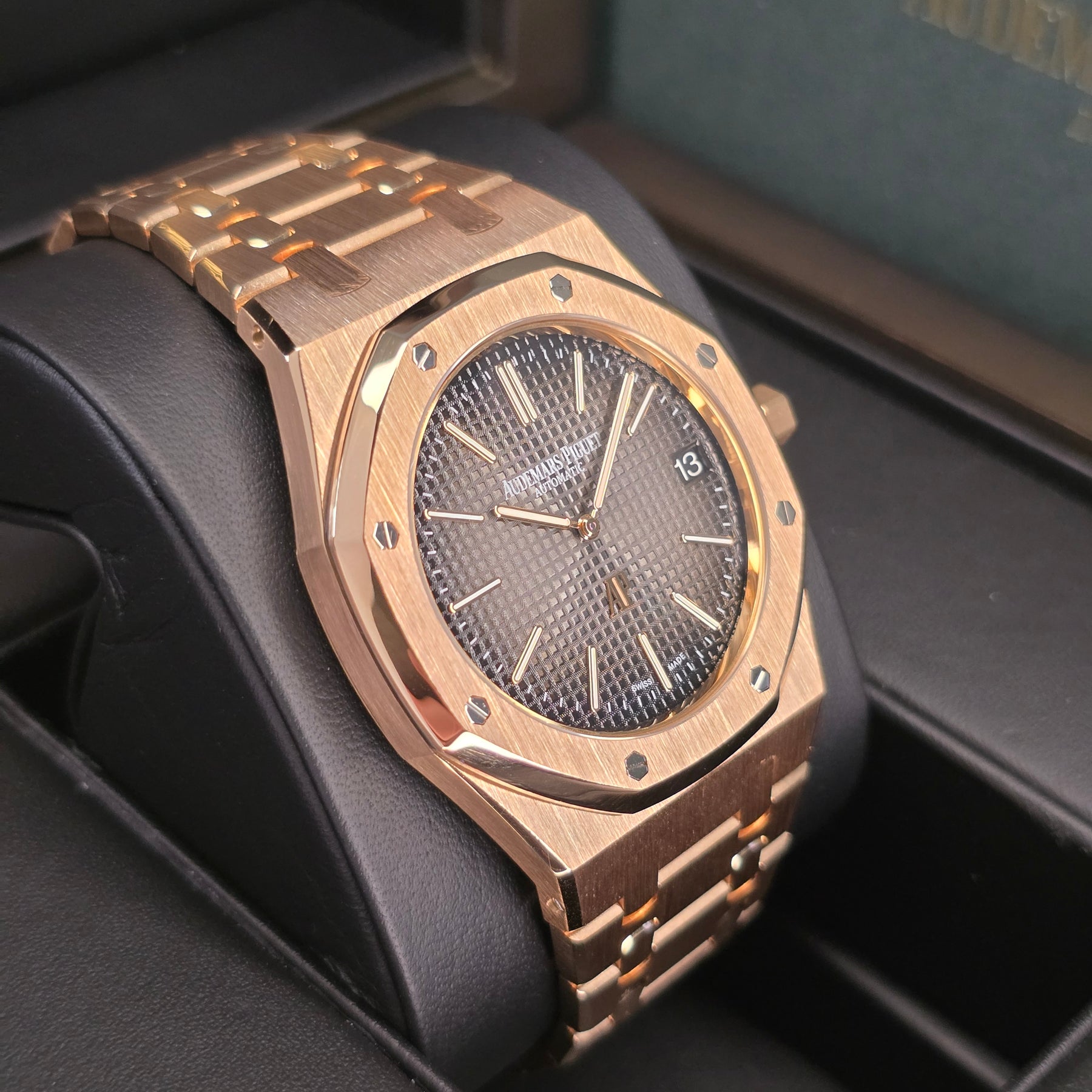 Audemars Piguet Royal Oak Jumbo 16202or left side case