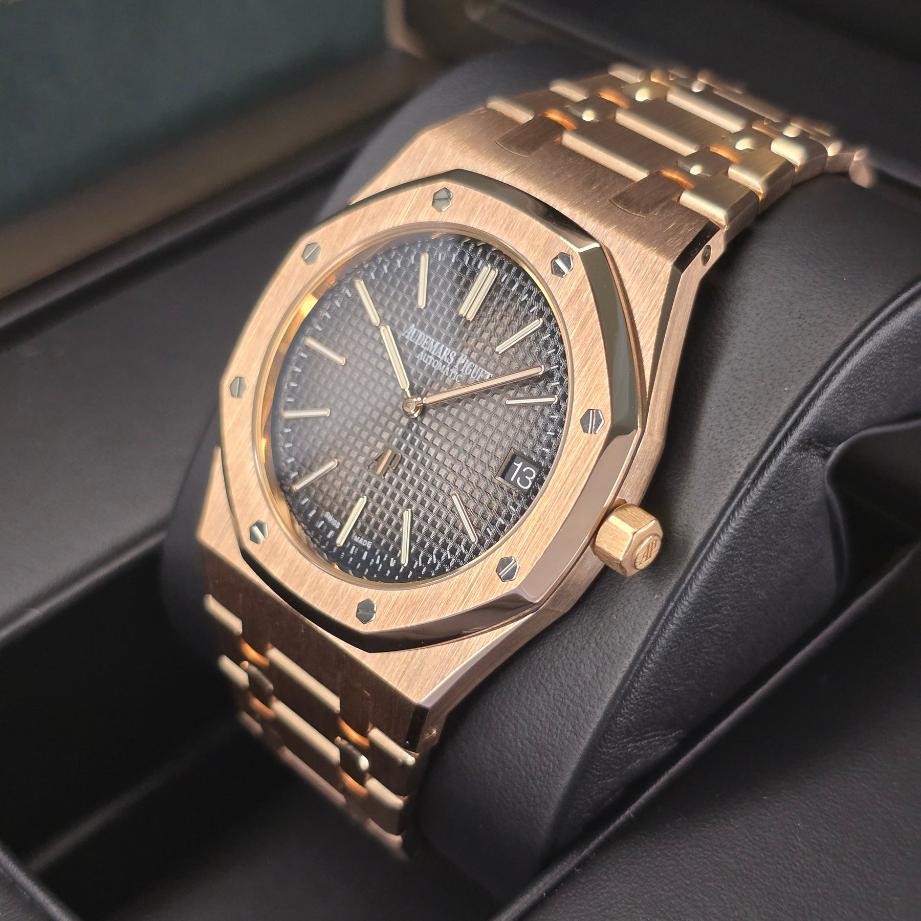 Audemars Piguet Royal Oak Jumbo 16202or right side case