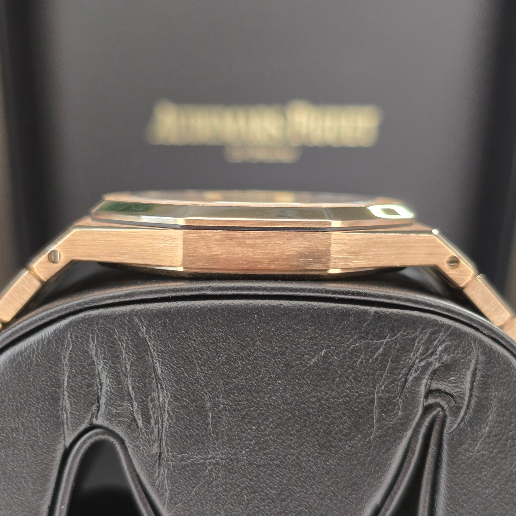 Audemars Piguet Royal Oak Jumbo 16202or side profile
