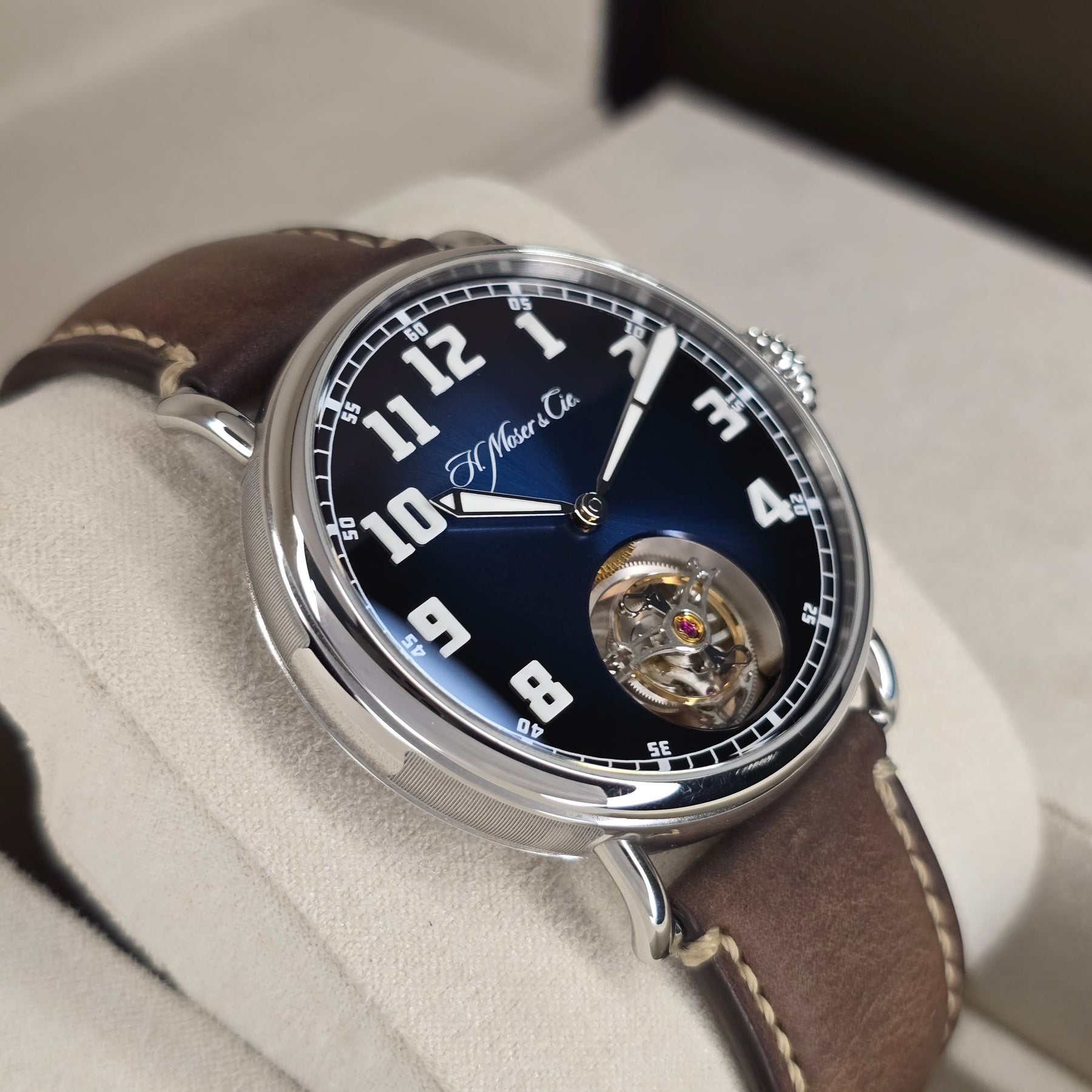 H. Moser & Cie Heritage Tourbillon 8804-1200 left side case