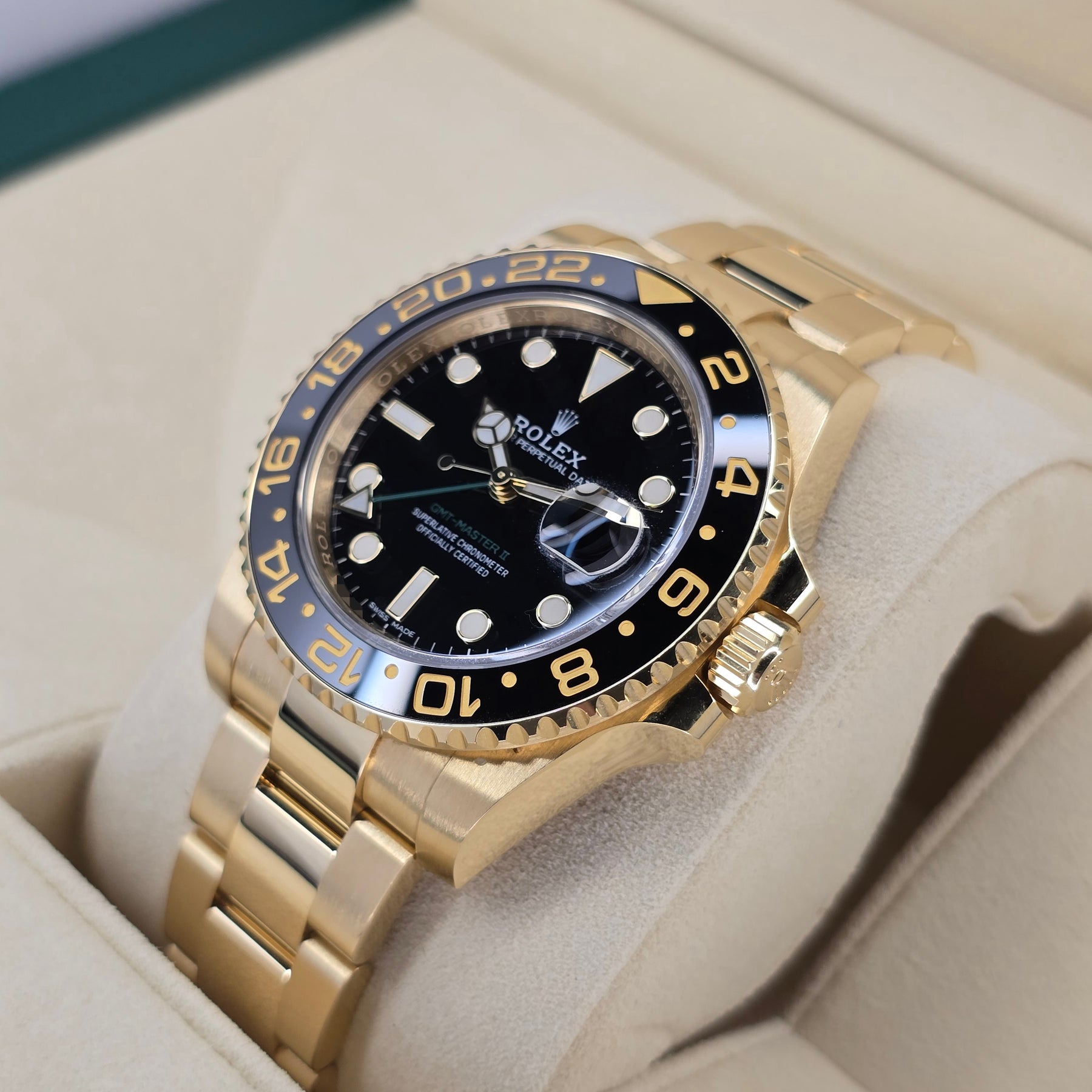Rolex GMT-Master II 116718LN  right side case