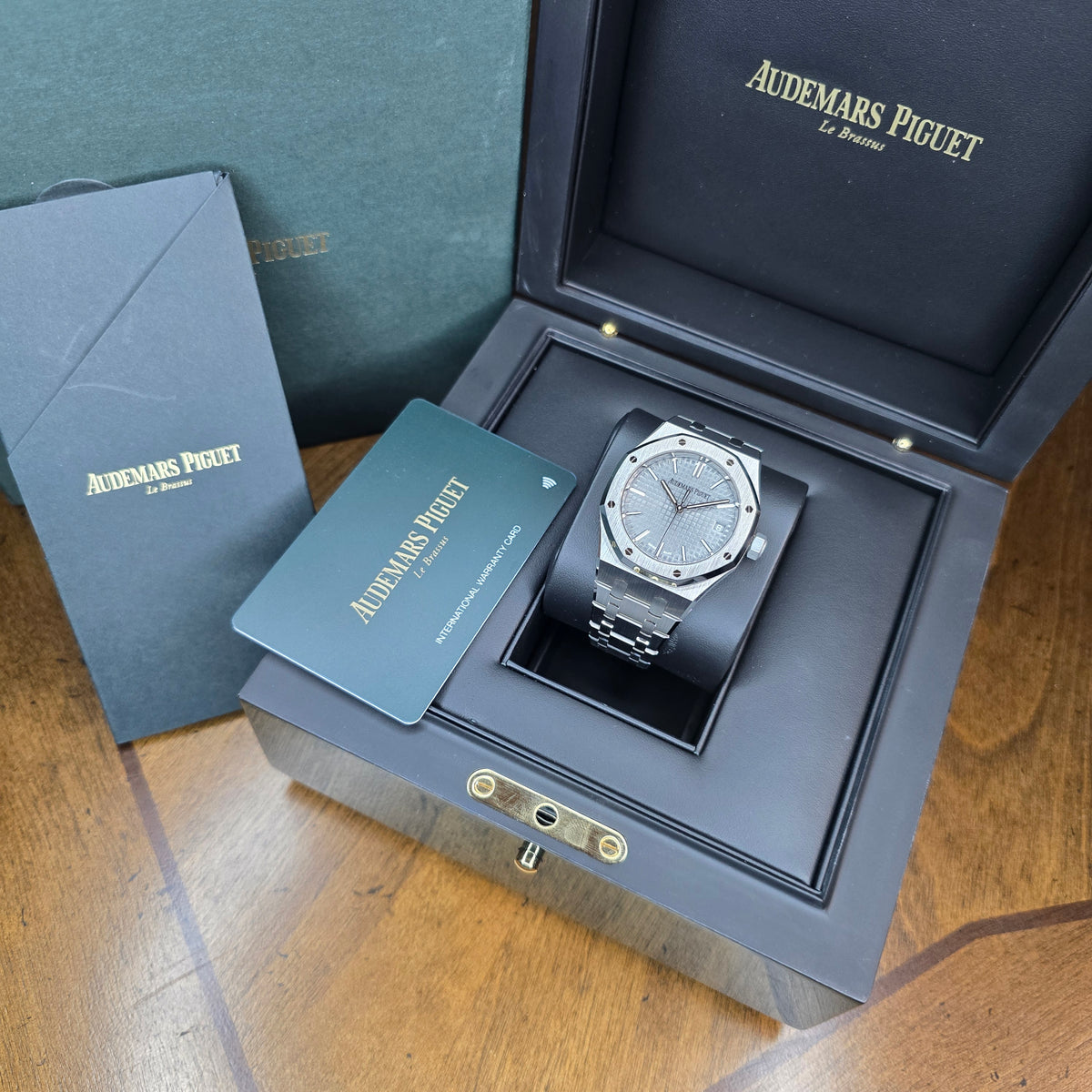 Audemars Piguet Royal Oak 15550st Grey 50th Anniversary full set