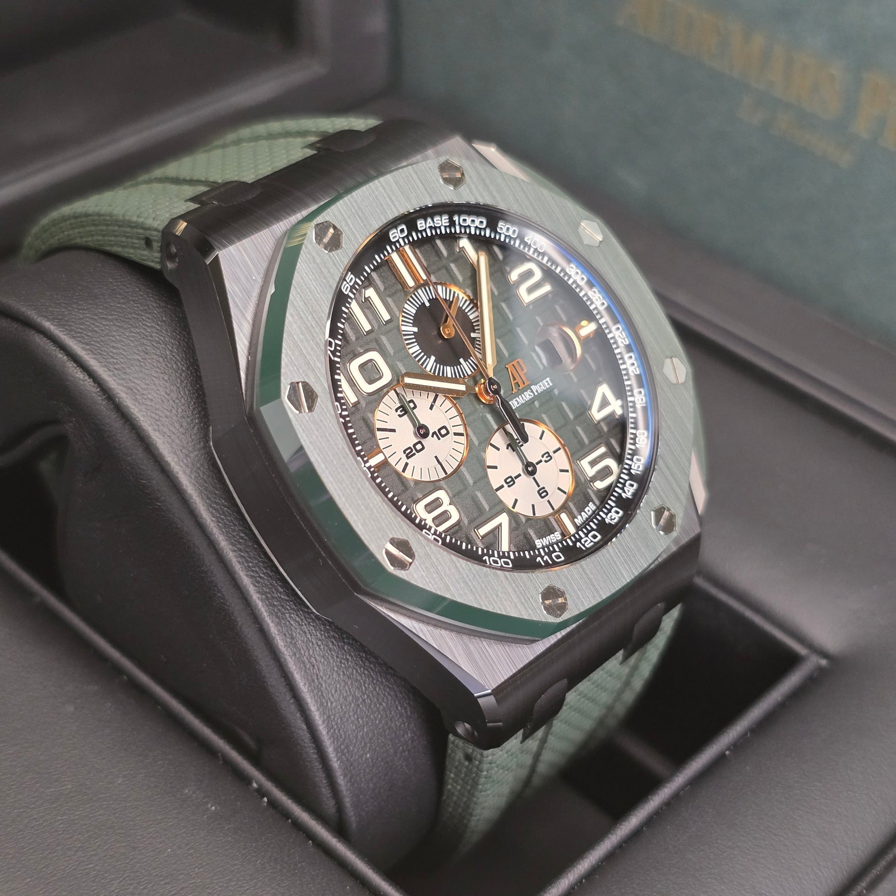 Audemars Piguet Royal Oak Offshore Chrono 26405CE  left side case