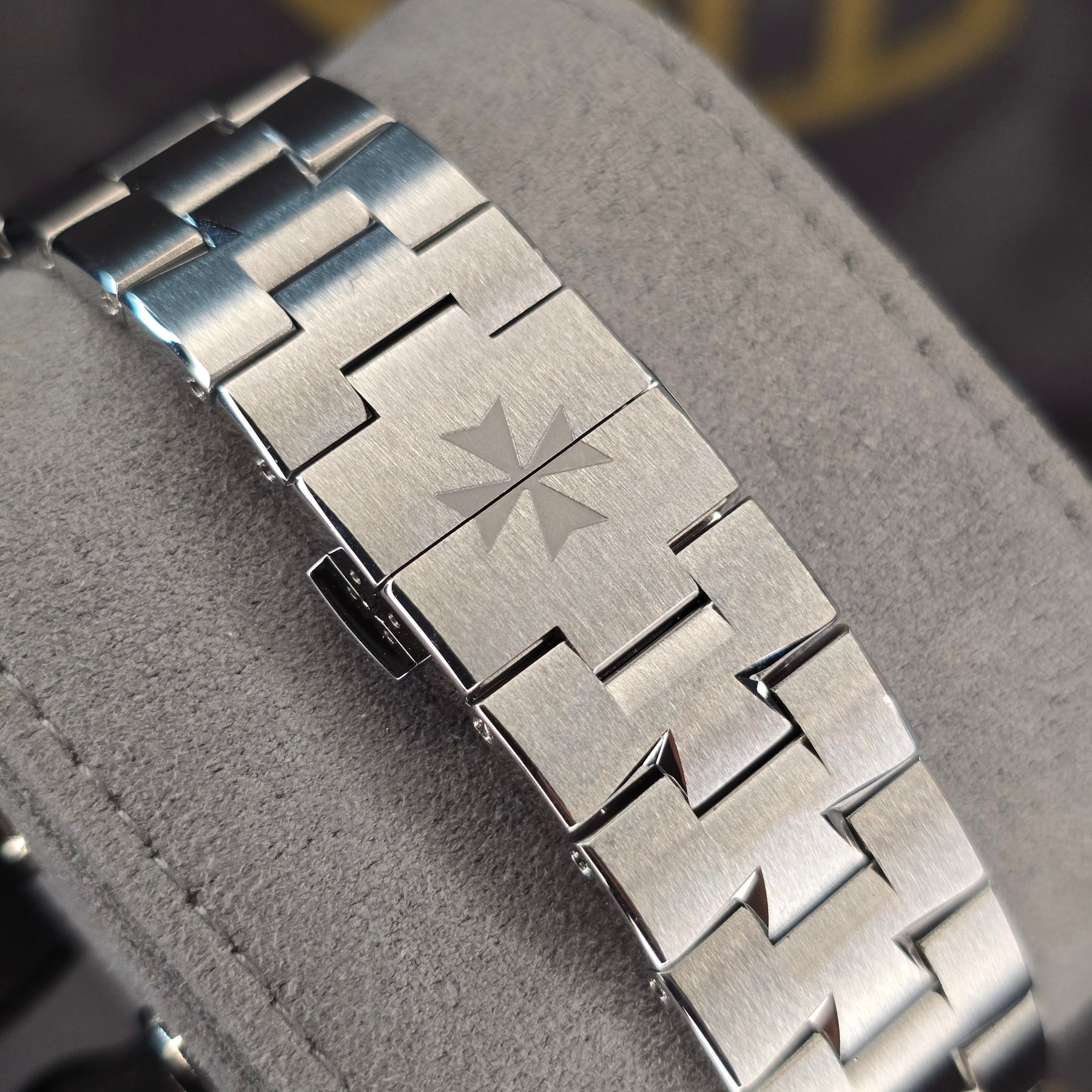 Vacheron Constantin Overseas Chrono 5520v clasp