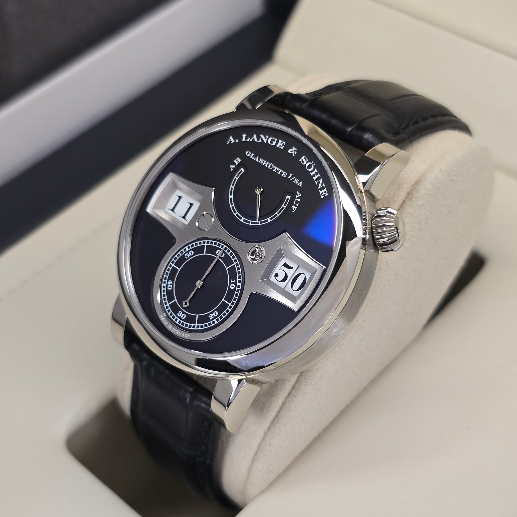 A. Lange & Sohne Zeitwerk 140.029 right side case