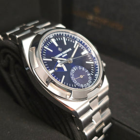 Vacheron Constantin Overseas Dual Time 7900v left side case