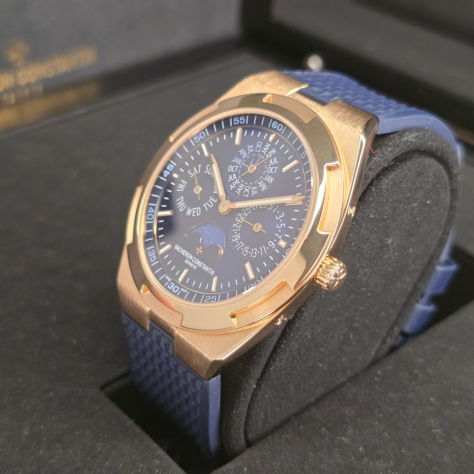 Vacheron Constantin Perpetual Calendar 4300v right side case