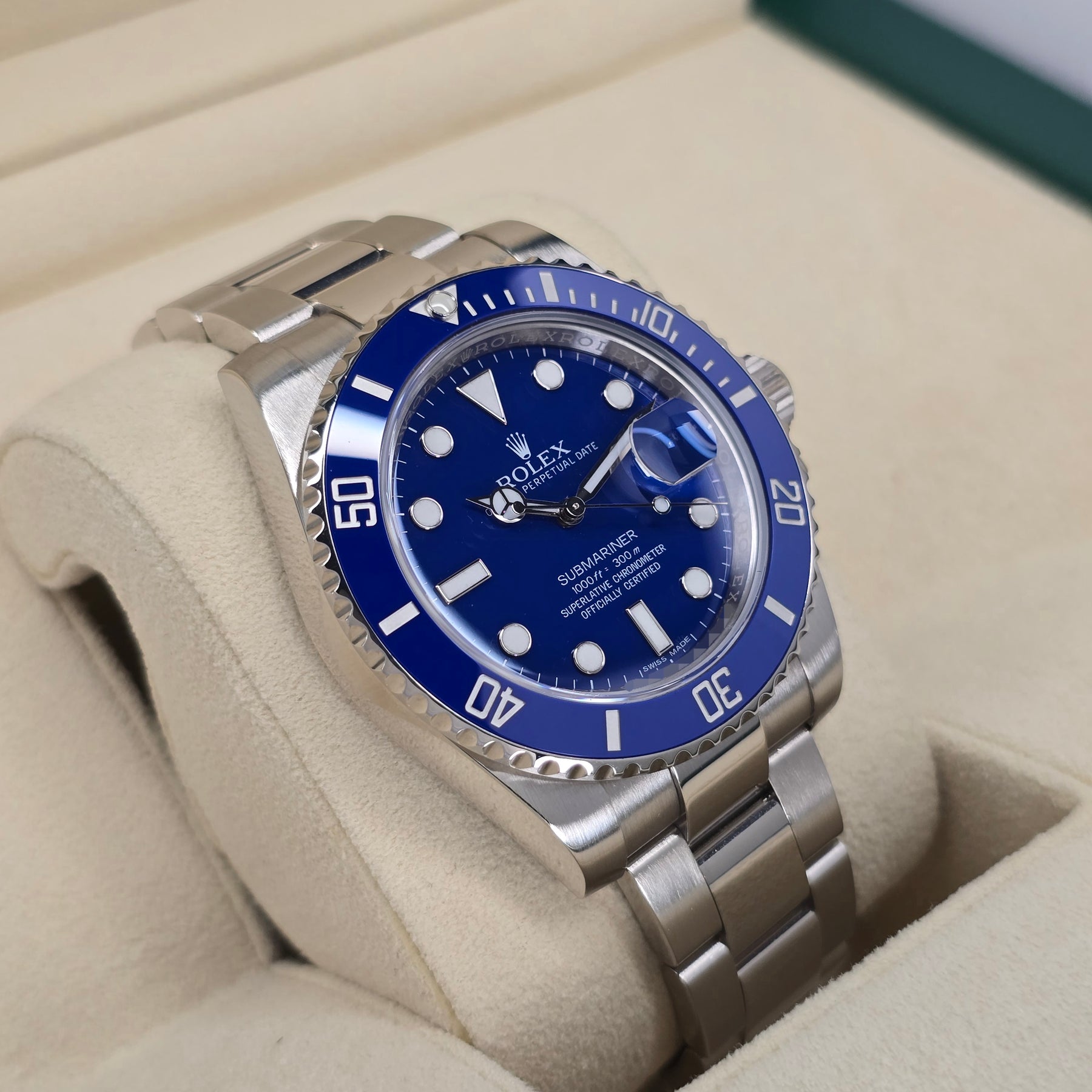 Rolex Submariner Date Smurf 116619LB  left side case