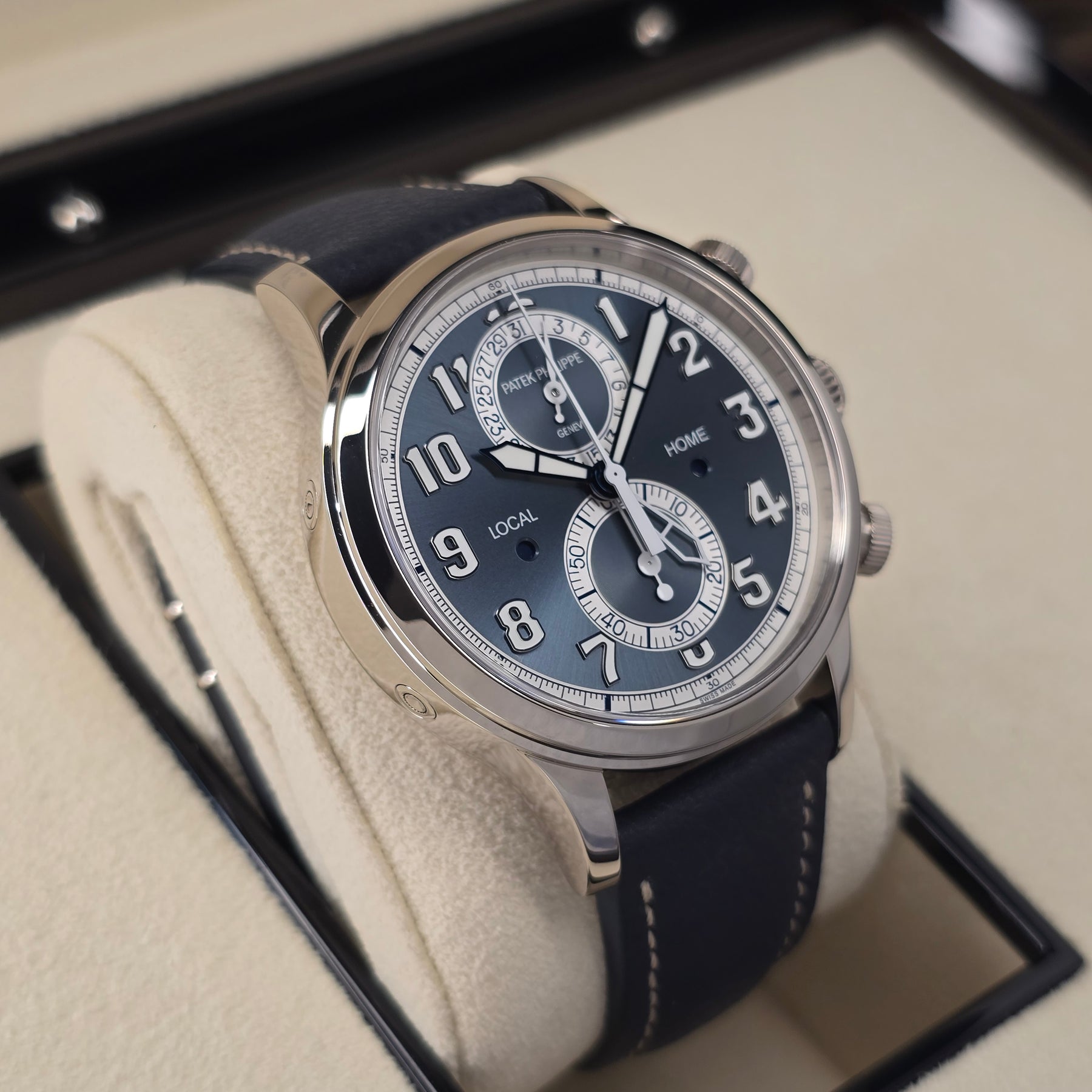 Patek Philippe Calatrava Pilot Travel Time 5924G left side case