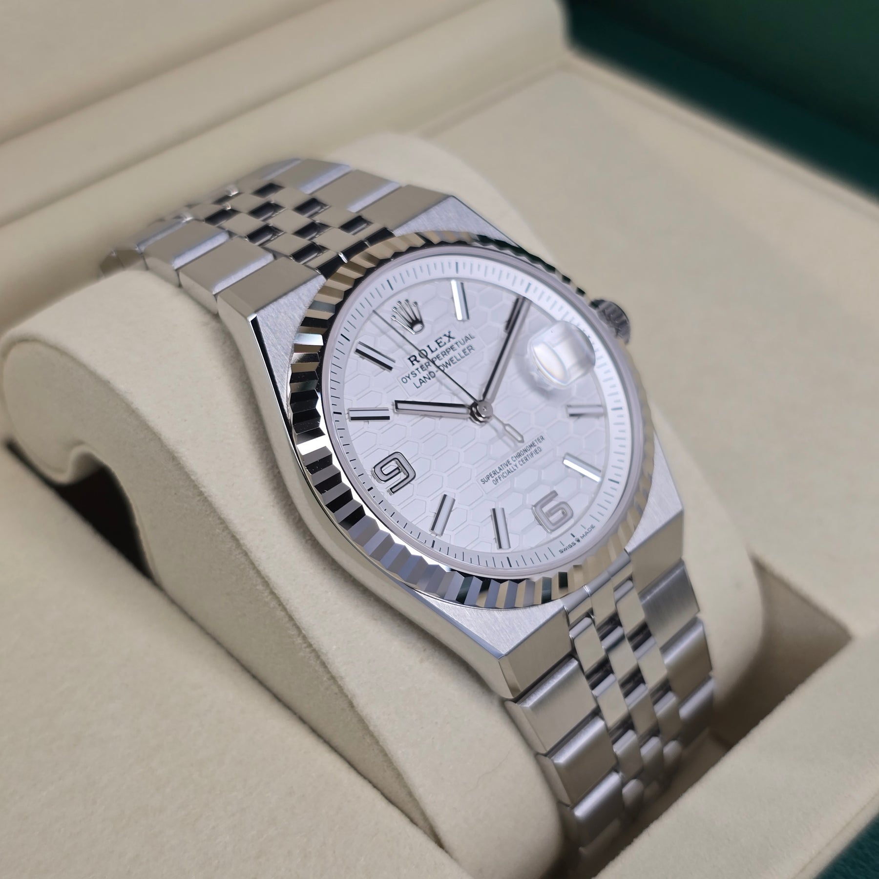 Rolex Land-Dweller 127334 left side case