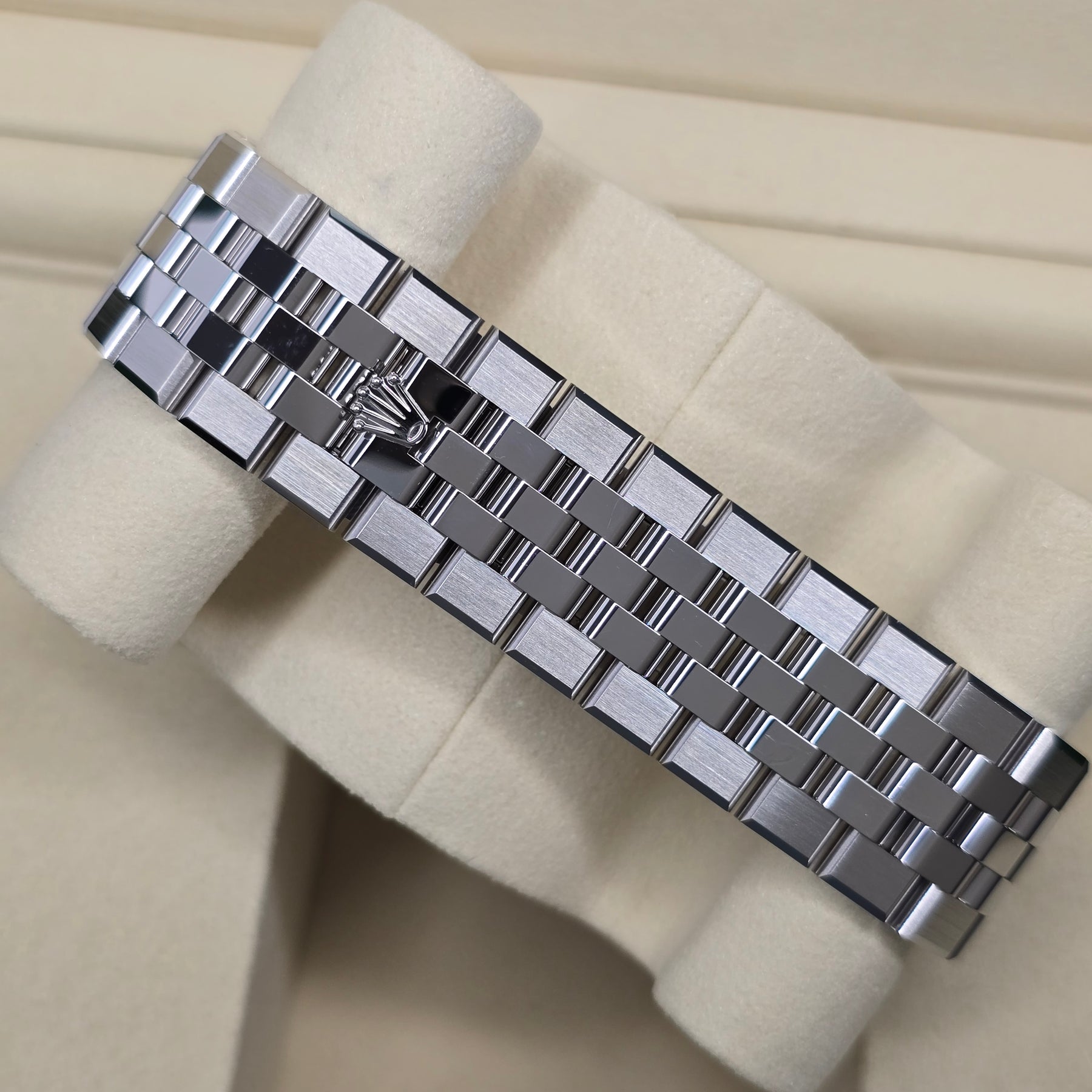 Rolex Land-Dweller 127334 clasp