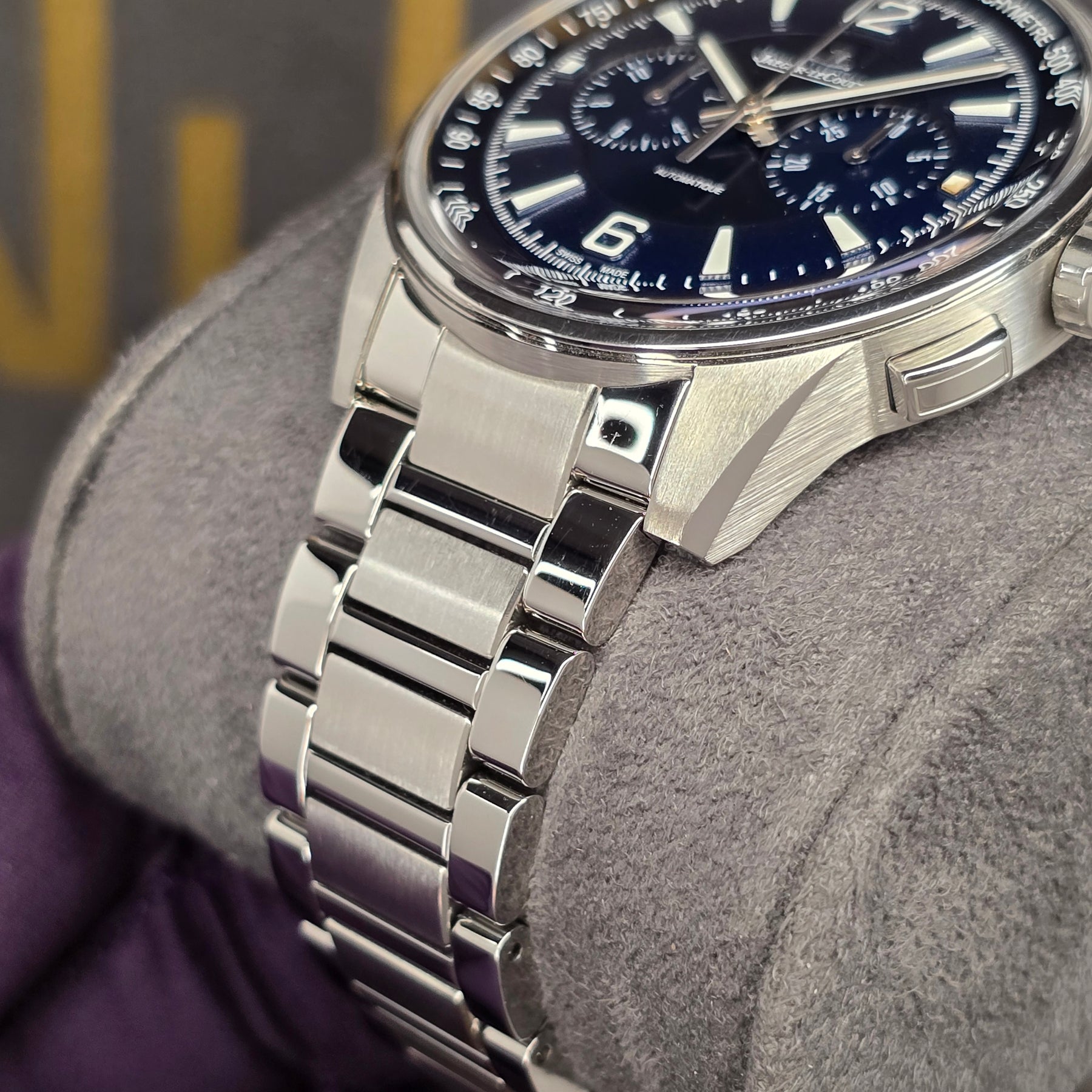 Jeager-LeCoultre Polaris Chronograph Q9028180 case and bracelet
