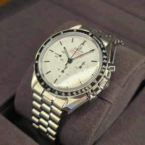 Omega Speedmaster Moonwatch Pro 310.30.42.50.04.001 right side case