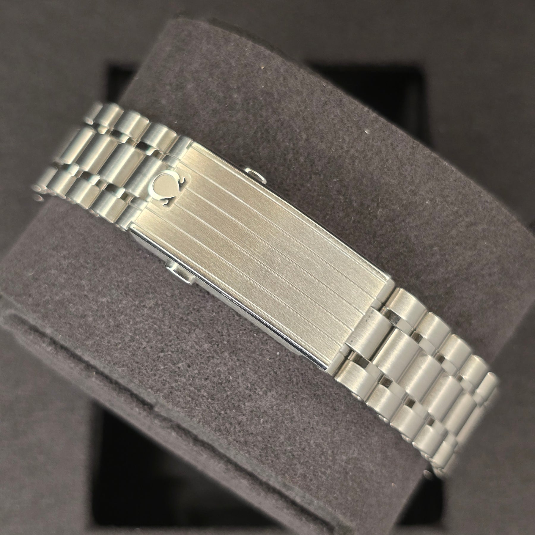Omega Speedmaster Moonwatch Pro 310.30.42.50.04.001 clasp
