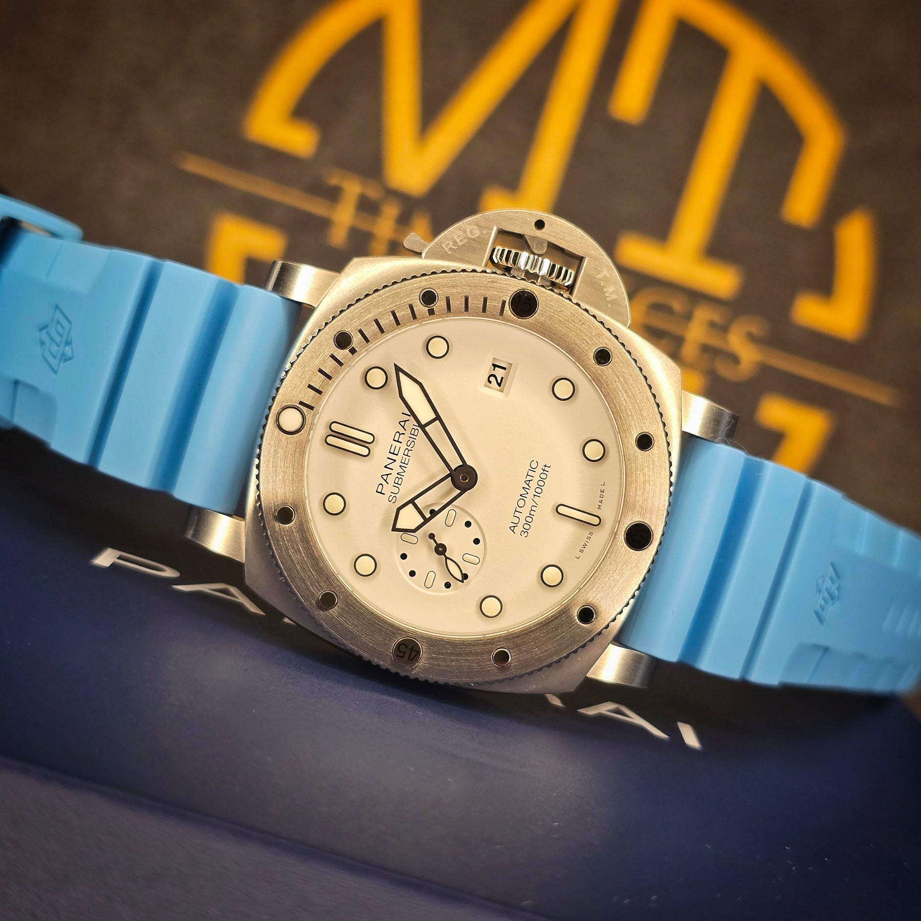 Panerai  Submersible PAM01226 Quaranta Quattro Bianco dial