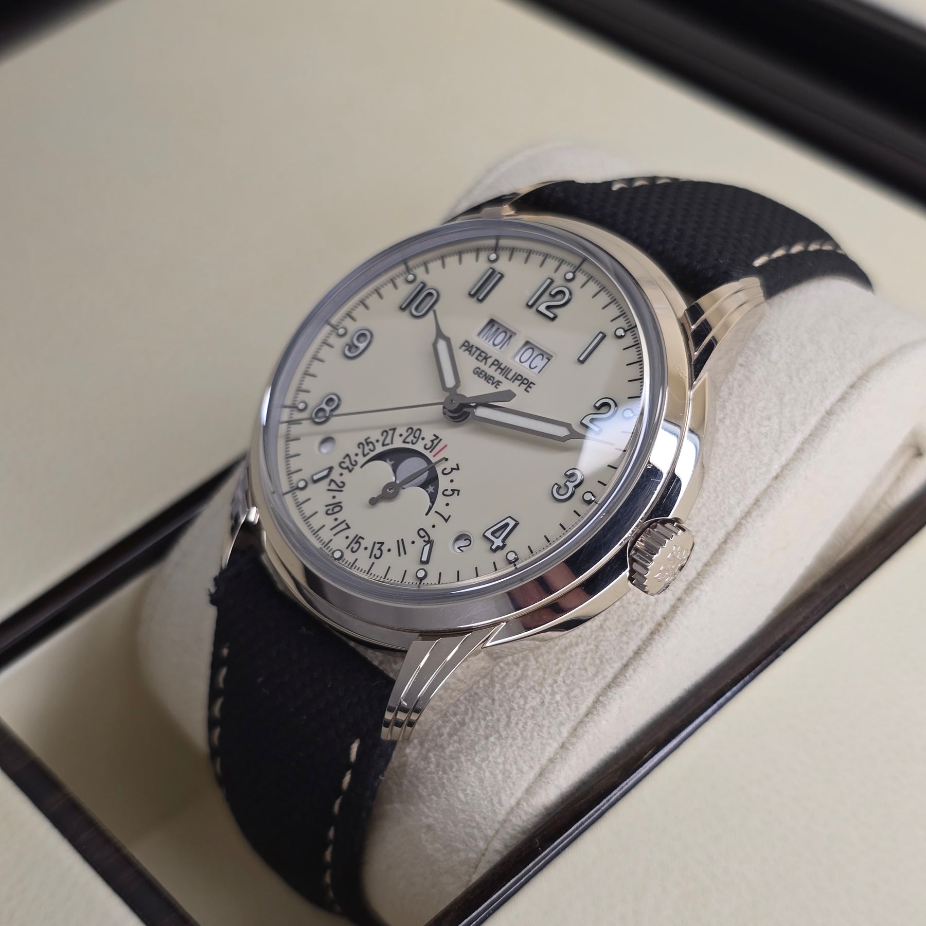 Patek Philippe Grand Complications 5320G-001 right side case