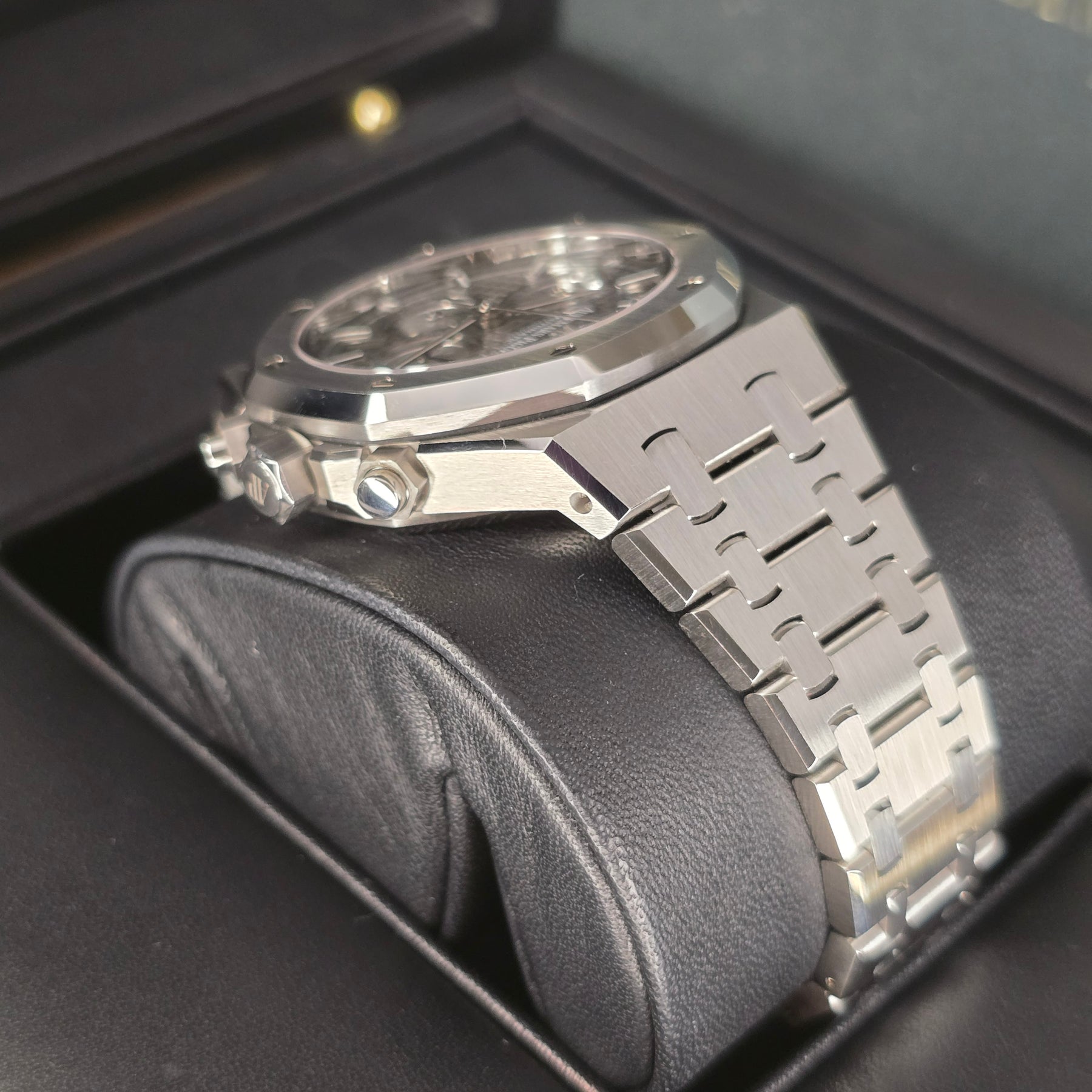 Audemars Piguet Royal Oak 36315st Chrono case, lug