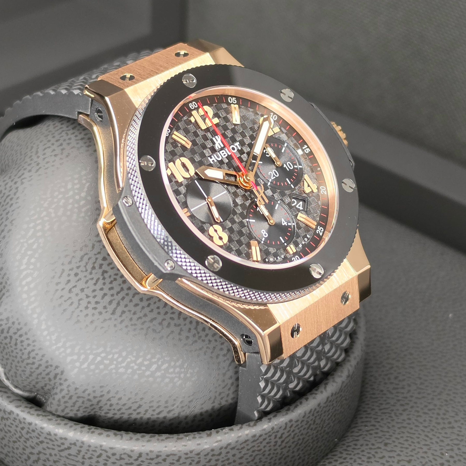 Hublot Big Bang 44MM 301.PB.131.RX left side case