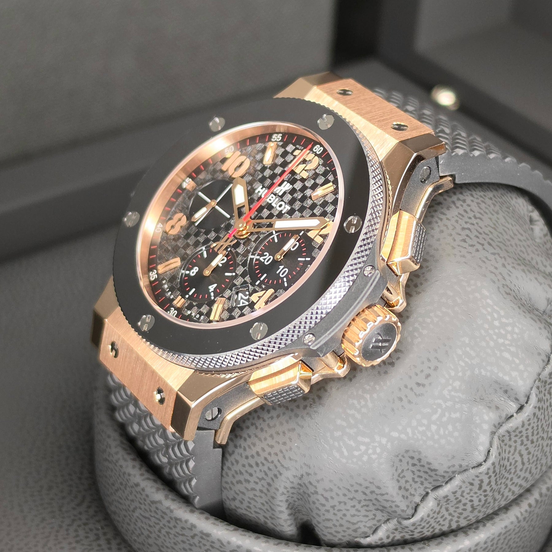 Hublot Big Bang 44MM 301.PB.131.RX right side case