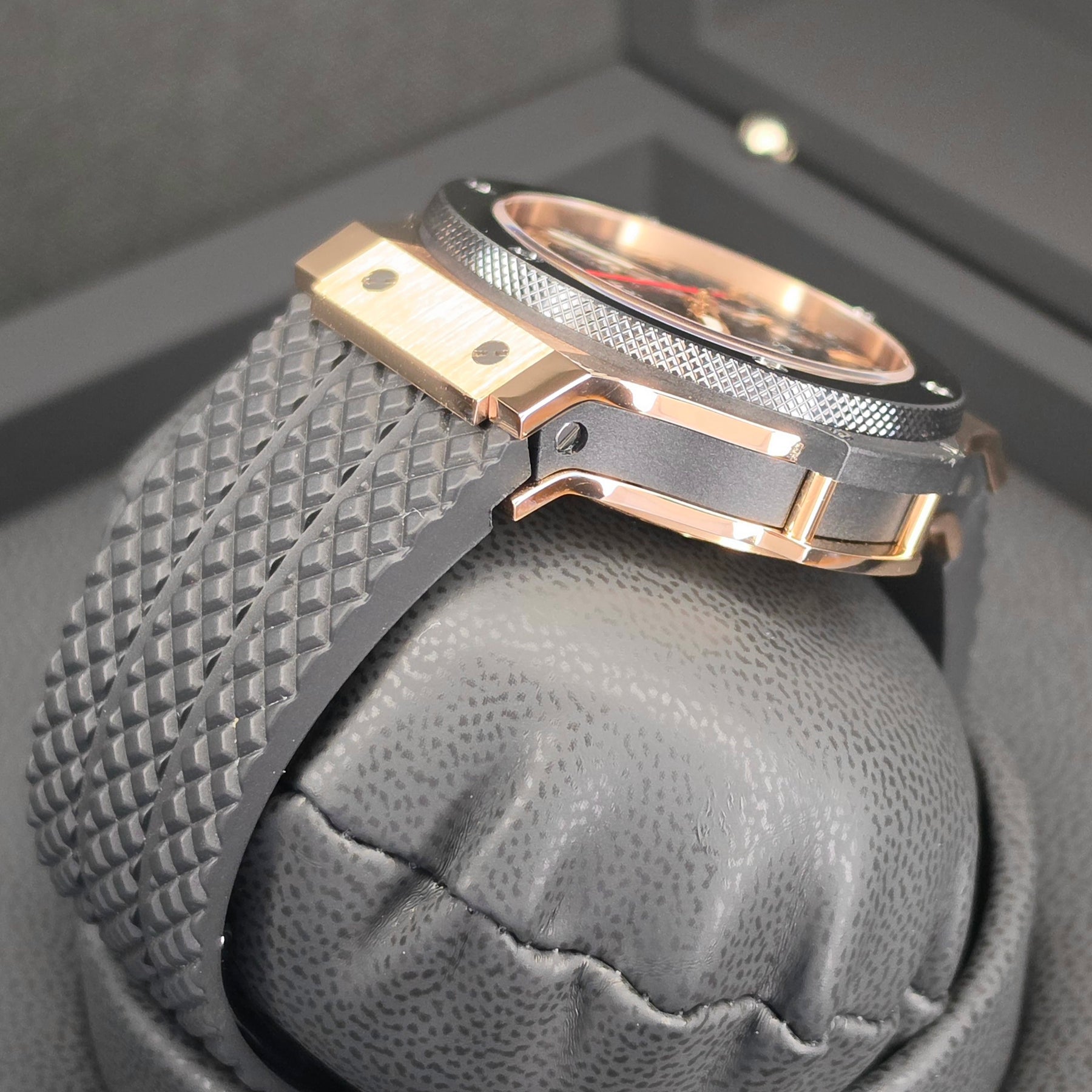 Hublot Big Bang 44MM 301.PB.131.RX lug, rubber strap